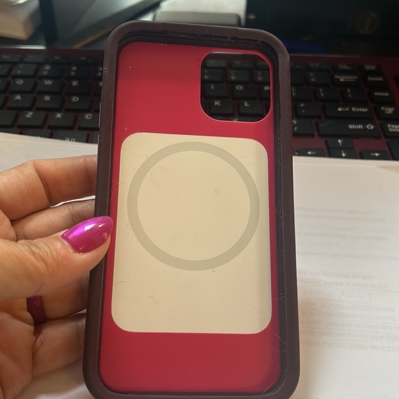 I phone 13 otter box with MagSafe for charging case - Picture 3 of 3